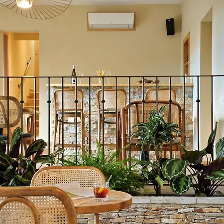 Coco Hotel *