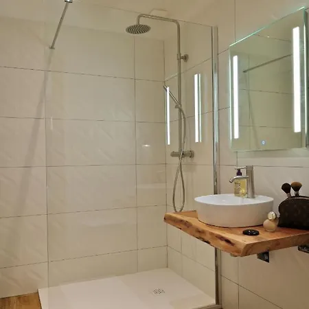 Coco Hotel Venaco (Corsica)